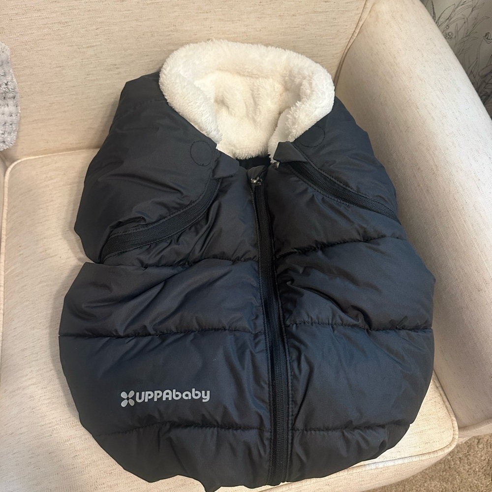 Uppababy Winter Carrier Cover - Black